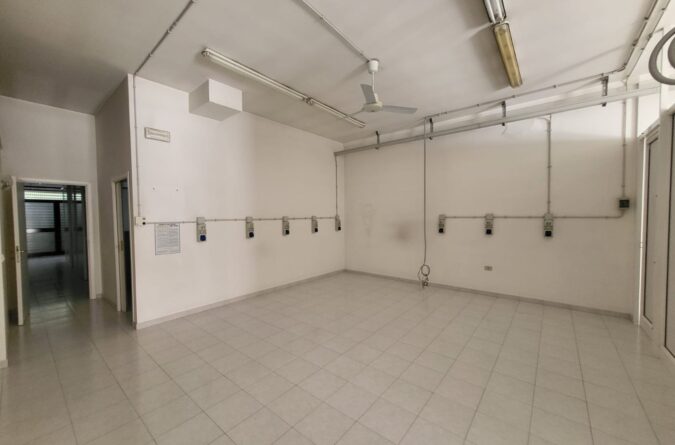 Cod. 409 – Locale commerciale e artigianale – “Zona Nuova 167” – Andria