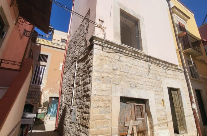 Cod. 411 – Casa Singola “Centro Storico” al ridosso della Chiesa “SANT’AGOSTINO” – Andria –