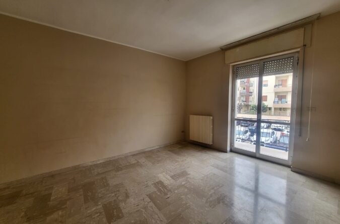 Cod. 510 – Appartamento “Primo Piano” in “ZONA COMMISSARIATO – VIA INDIPENDENZA” – “DA RISTRUTTURARE” – Andria –